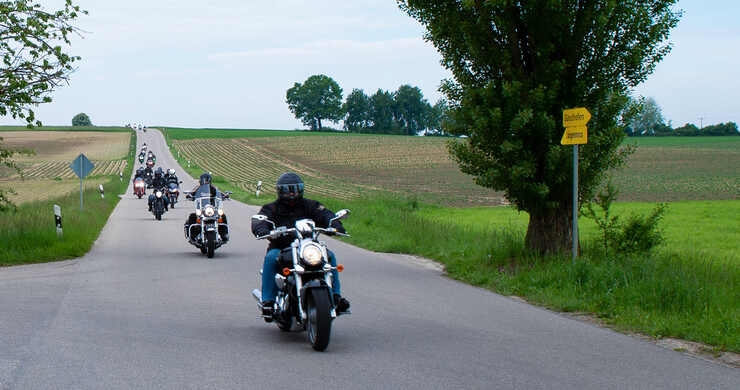 Auf Motorrad-Tour: 10 Tipps zum Fahren in der Gruppe